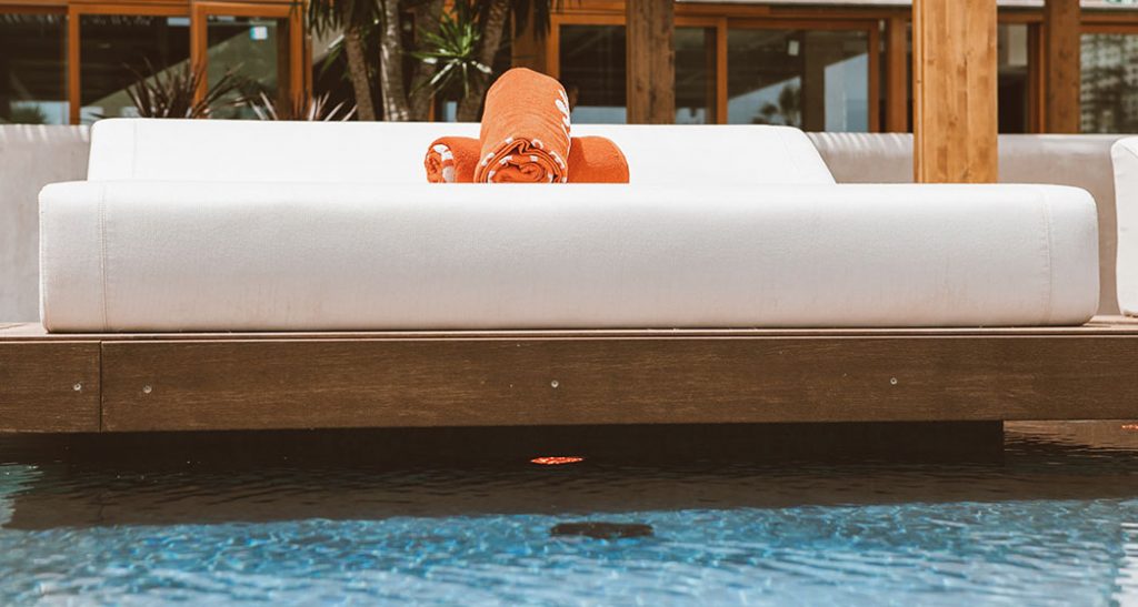 Pool area - Bastian Beach Barcelona